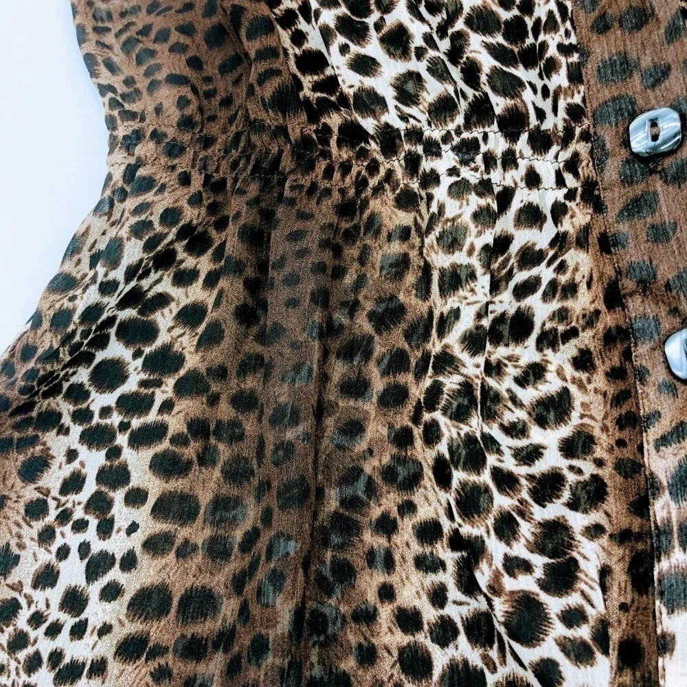 🎉Isabella Rodriguez Animal Print Top w/ Ruffles - Picture 5 of 8